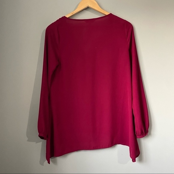 𝅺Juicy Coutour Bing Blouse V neck size small - Picture 8 of 8